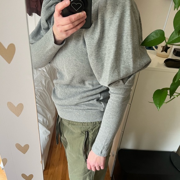 Stella and Dot exaggerated puff sleeve sweatshirt - heather grey - Picture 2 of 9